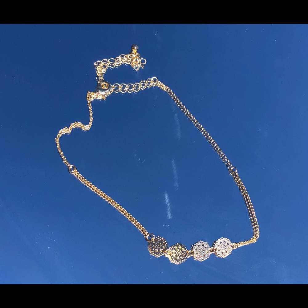 ‼️SOLD‼️faux gold medallion choker necklace